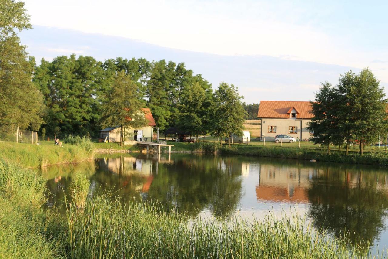 Gartatowice Agrowczasy Nad Stawem 빌라 외부 사진