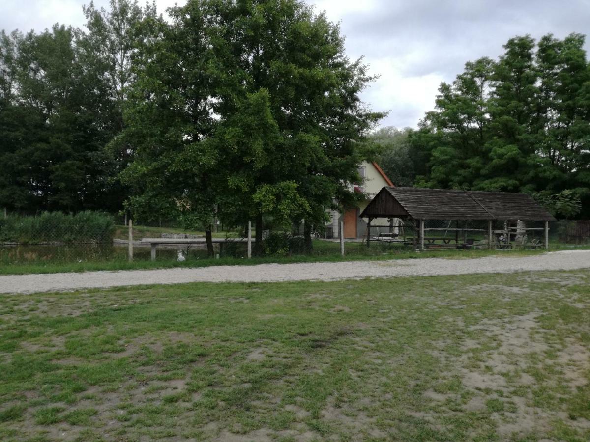 Gartatowice Agrowczasy Nad Stawem 빌라 외부 사진