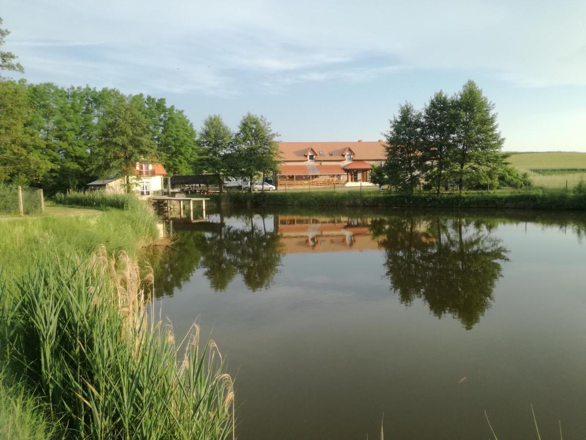 Gartatowice Agrowczasy Nad Stawem 빌라 외부 사진