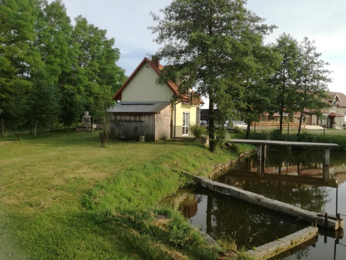 Gartatowice Agrowczasy Nad Stawem 빌라 외부 사진